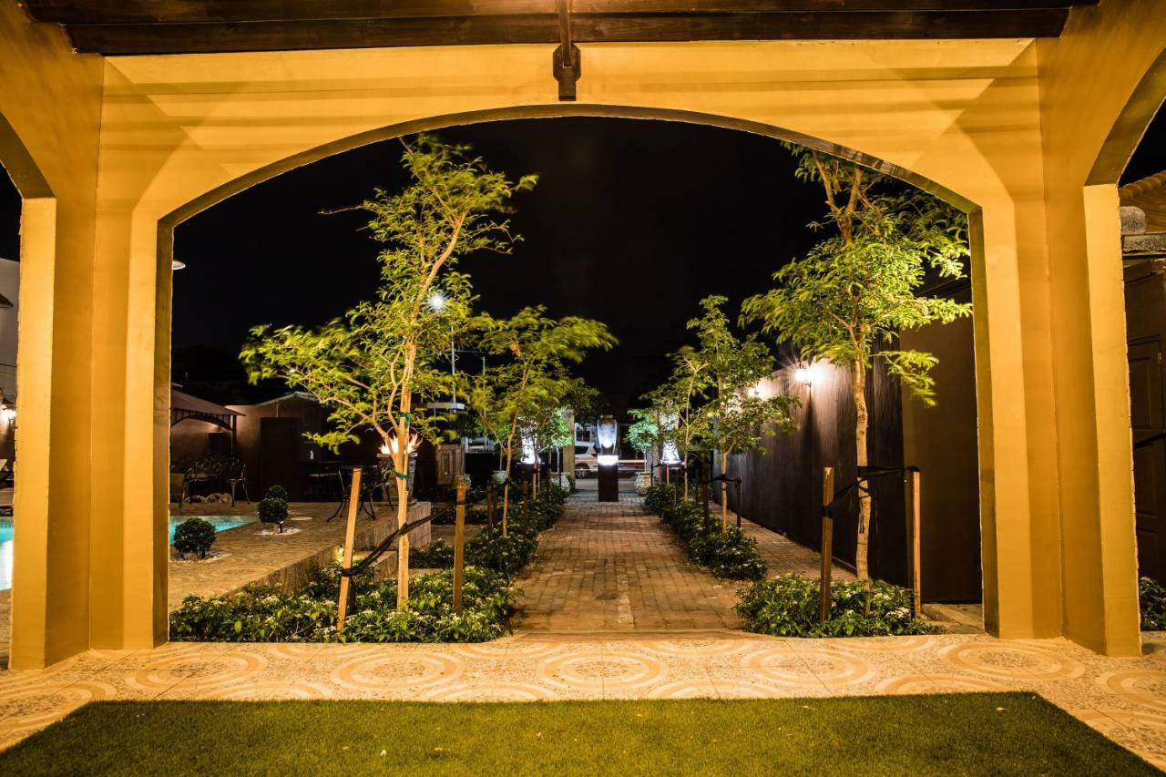 Monastery Suites Oranjestad Exterior foto